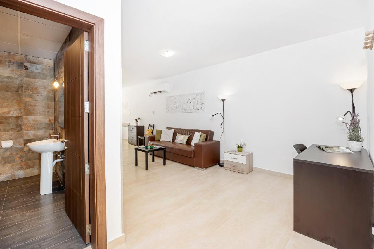 Summer Breeze Comfort Sunny Apartments Close To The Sandy Beaches - By Getawaysmalta Мелліха Екстер'єр фото